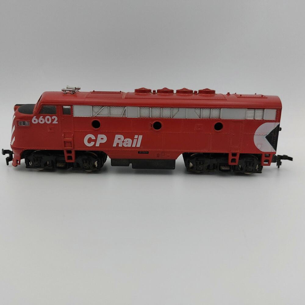 Vintage Model Power HO Scale CP Rail F9 Diesel Locomotive 6602 Red Train Toy